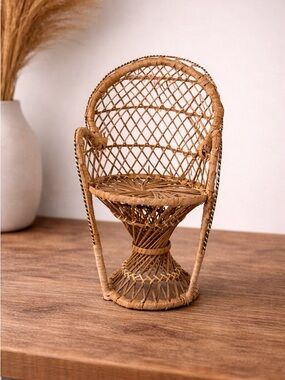 Vintage Wicker Peacock Chair Plant Stand Mini Boho Rattan Planter Display Holder